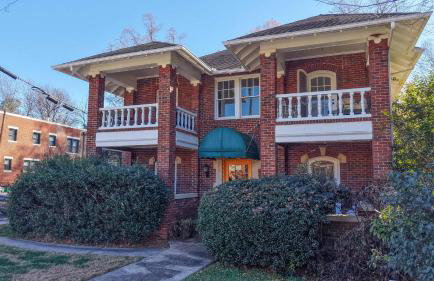 Elegant 1BR in Elizabeth with Covered Porch - Foto 22