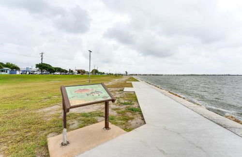 Walk to Boat Ramp Newly Remodeled Seadrift Home! - Foto 27
