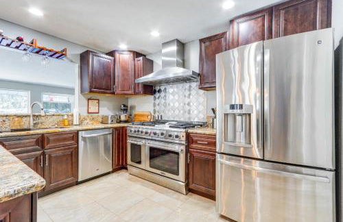 Private Hot Tub Deer Lake Home with Dock Access! - Foto 9