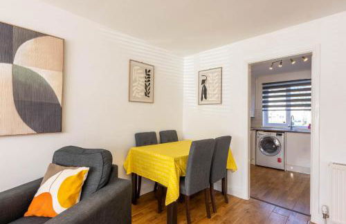 Paisley with Parking & Balcony - Pass the Keys - Foto 4