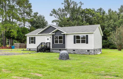 Screened Porch Family-Friendly St Stephen Retreat - Photo 26