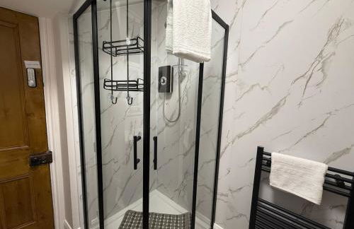 Large Luxury 4 bedroom home with parking - Foto 61