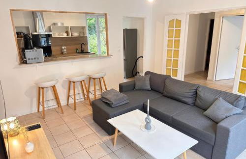 Maison cosy avec jardin, wifi et parking gratuit - Photo 3