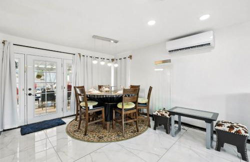 Family Fun 4-bedroom house House with Free Heated Pool & Hot Tub & Game Room & Mini Golf in Chandler - Foto 38