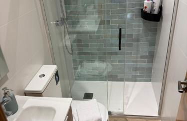 Ático con Terraza Privada en Granada Centro Parking Gratis - Foto 13