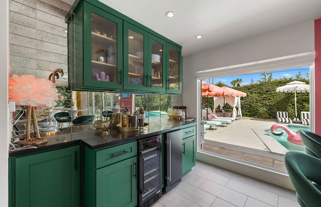 The Beverly - Photo 18