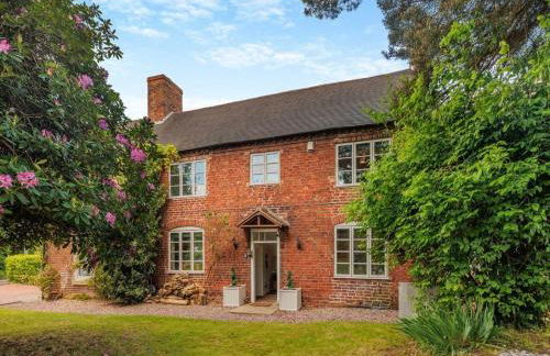 6 Bedroom Country Cottage with Hot Tub - Photo 27