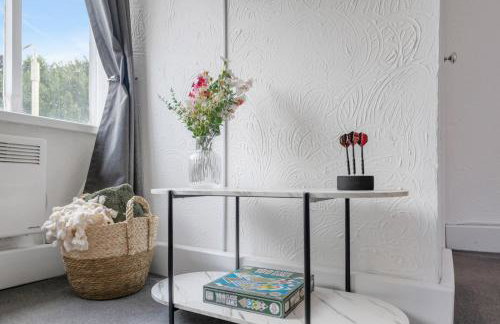 1Bed Contractor & Pilot flat - Parking & FAST WiFi - Foto 6