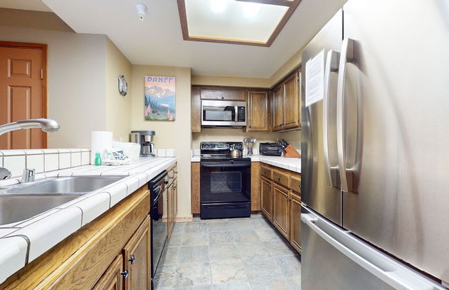 Inviting Mountain Retreat Steps From Ski Lifts! - Foto 15