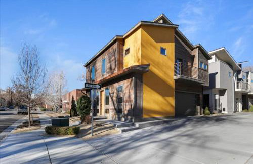 Reno Basecamp 2 King Suites, Walk to Food and Fun - Foto 12