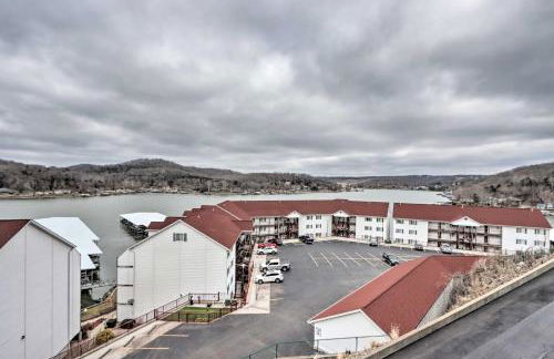Community Pool and Dock Lake of the Ozarks Condo! - Foto 22
