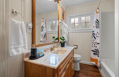 Spacious Family Home - 10 Mins to Cartersville - Photo 24