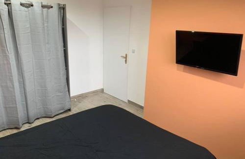 Villa piscine/spa privé intérieur 33° ZOO DE LA FLECHE 24h DU MANS - Photo 24