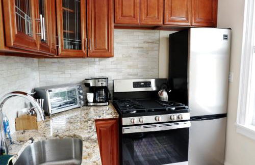 Newly Renovated - Minutes from the City - Foto 5