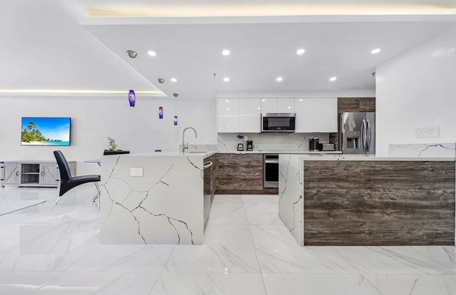 Modern Apartments Biscayne Bay - Photo 16