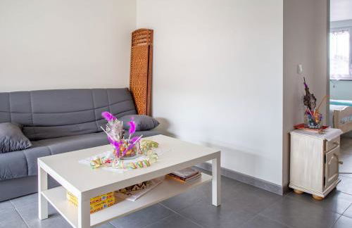 Renovated village house with enclosed garden - Foto 2