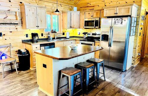 Cozy Lakefront Retreat with Game Room, Outdoor Living and Dock in Wisconsin - Foto 55