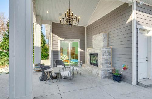 Private Pool and Hot Tub Luxe Unit Near UTA Train! - Foto 17