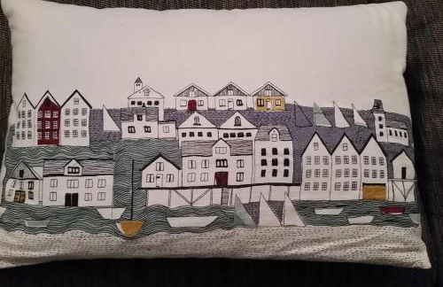 Modern Seaside House with Hot Tub - Foto 3