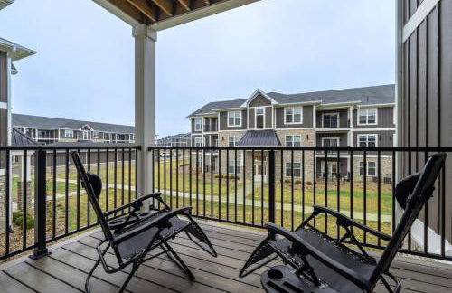 Sunrise Glow Spacious 2BR 2BA 2 King Beds Gym WFH - Foto 6