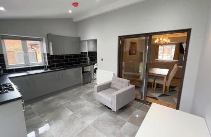 Cosy 4 bedroom holiday let Stevenage 22mins from London on the train - Foto 32