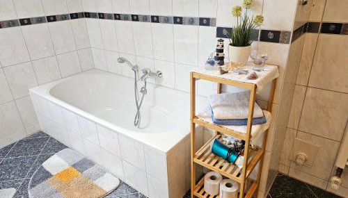 Exclusive Dachgeschosswohnung in Haren/Emmeln - Foto 4, towels