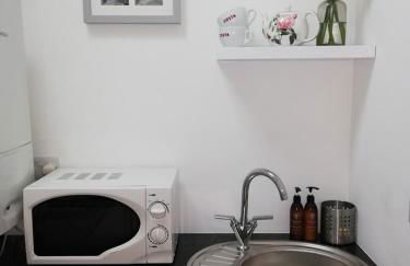 Rosehips at Kerensa, Naburn - Foto 10