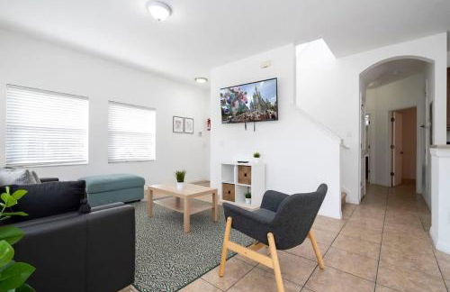 Four Bedroom w/ Screened Pool Close to Disney 4572 - Foto 10