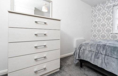 Cozy 2 Bed Apartment - Unlimited Wi-Fi - Free Parking - Sleeps 6 - By Old Trafford - Foto 25