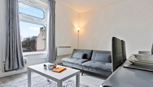 Cozy 1-Bedroom Apartment Steps from Bullring & Victoria Square - Foto 2