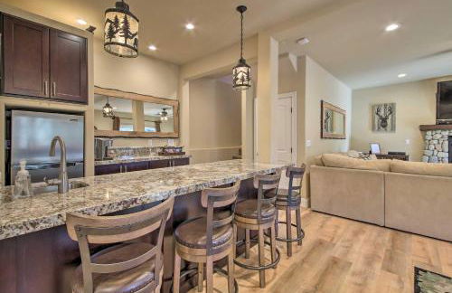 Sugar Bear Lodge with Game Room - 5 Mi to Village! - Foto 26