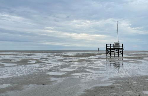 Beach Home - Photo 55