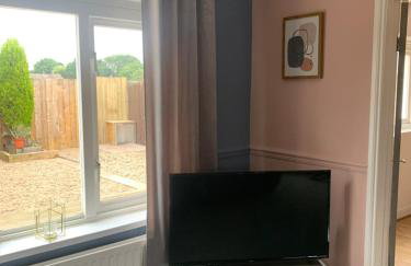 The Snug, ideal for sporting events and city breaks, hidden nook in the Heart of Newcastle, with parking, Wifi, Smart Tv, close to all local travel links - Foto 12