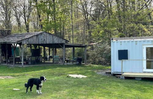 Friendsville Renovated Container Rental, for True Glamping Experiences in Maryland - Foto 6