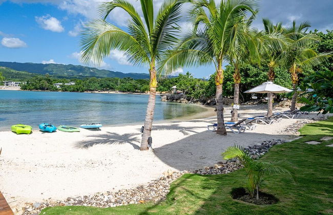 Santosha Whitehouse JM - 10 Bedroom Villa w Private Beach - Photo 37