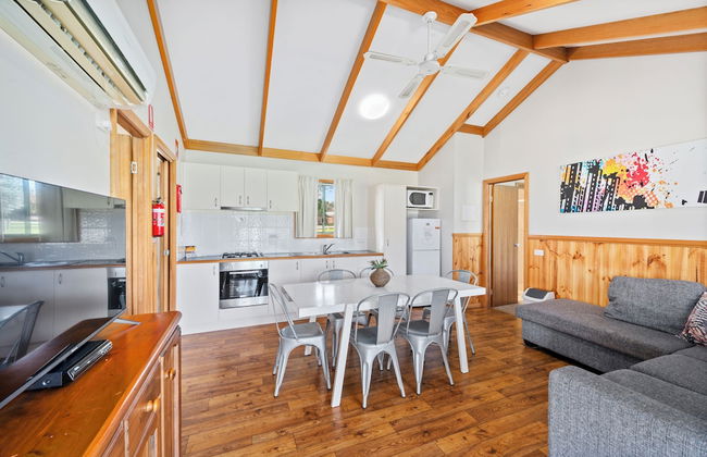 Lake Hume Holiday Park - Photo 22