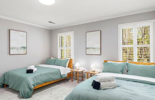 The Greensboro Manor HotTub FirePit Basketball 15 Min To Sedgefield CC - Photo 47