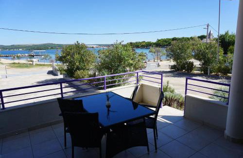 Villa Lavanda - family friendly, beachfront - Photo 21
