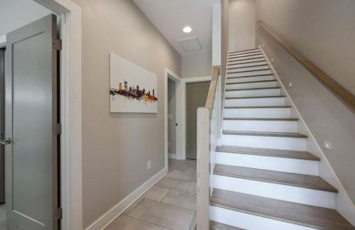 Two Townhomes - Hot Tubs and Rooftop Balconies - Foto 5