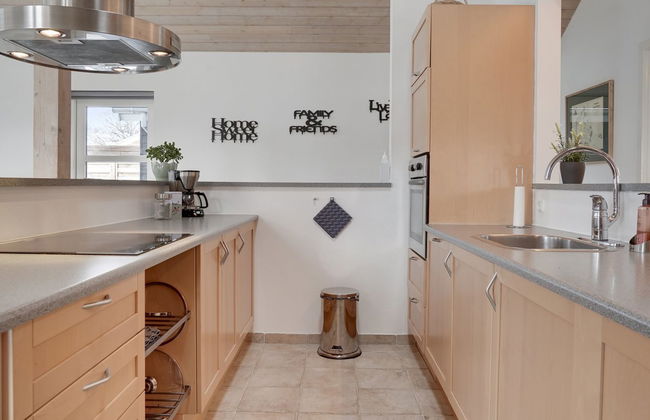 "Thorwith" - 150m from the sea - Foto 19