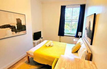 Beautiful Kensington Home with 4 beds, only 3 Minutes walk to Earls Court Station - Photo 3