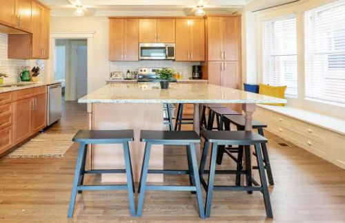 8BR at Tower Grove Park Sleeps 22 ABODEbucks - Photo 6