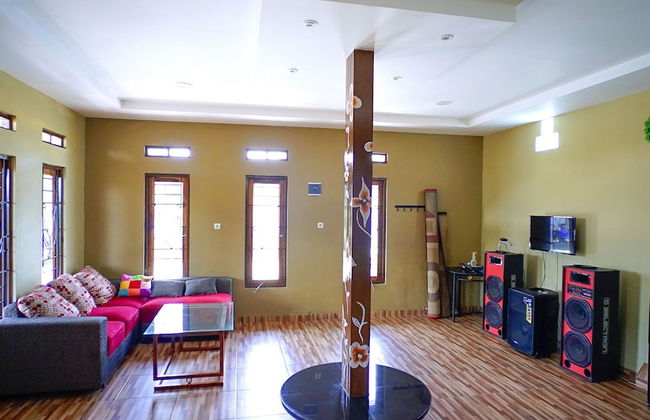 Villa Lisandsa by Ruang Nyaman - Foto 12