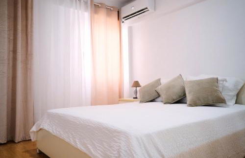 New Big City Center Apartment 4th floor no elevator - Photo 13