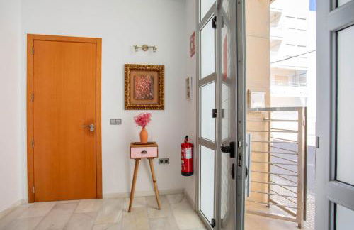 Casa particular en la playa a pocos metros del mar con garaje - Foto 7