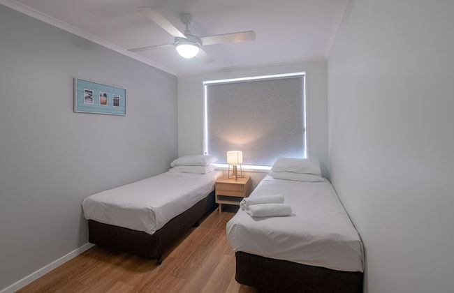 Crystal Beachfront Apartments - Foto 12