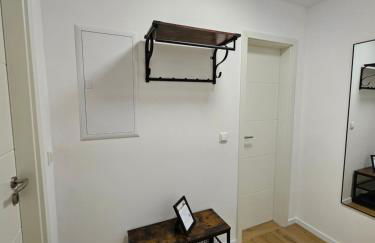 Modern Homes - Voll ausgestatte Wohnung - Balkon - Hotelbetten - 4K TV - WLAN - Foto 18