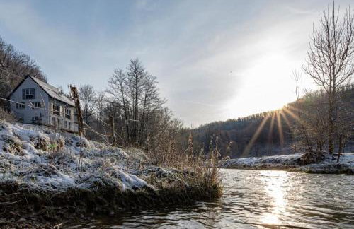 Freistehendes Ferienhaus mit Kamin, Sauna, atemberaubenden Blick ins Tal, mehrere Terrassen, 1500qm Grundstück 1,6m hoch eingezäunt - Foto 26