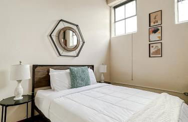 Sleepover 2BD 1BA Condos Downtown Springfield - Foto 35