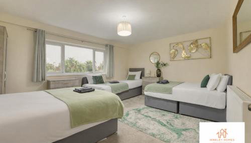 4 BR - Sleeps 12 - Long Stays - Free Parking - Foto 5